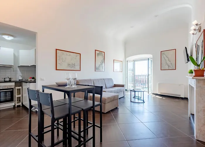 Sea View Apartment Next To Acquarium - Happy Rentals